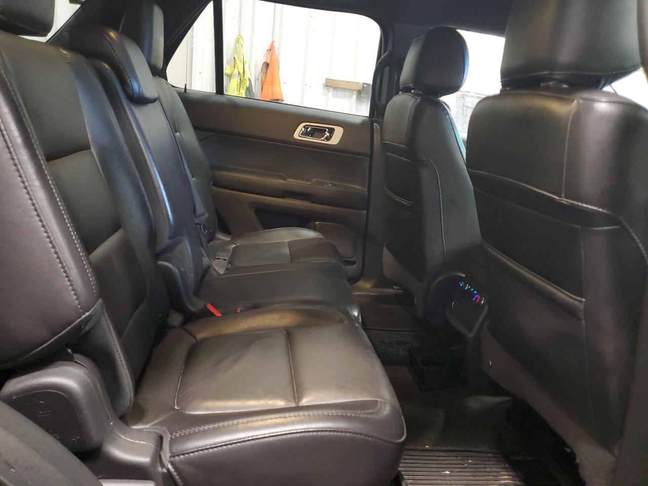 2014 Ford Explorer - Image 12