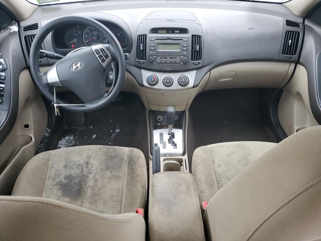 2010 Hyundai Elantra - Image 8