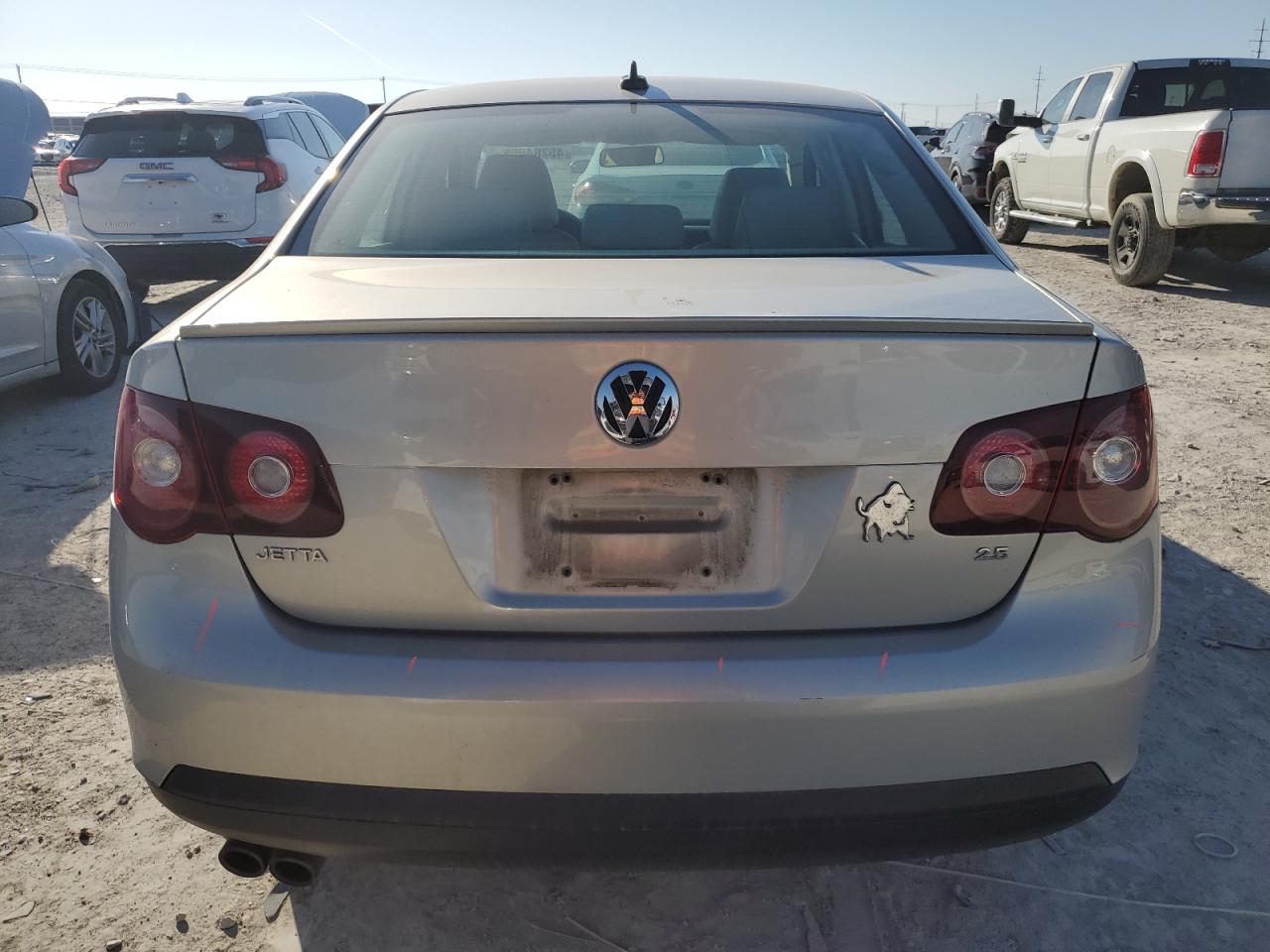 2010 Volkswagen Jetta - Image 6