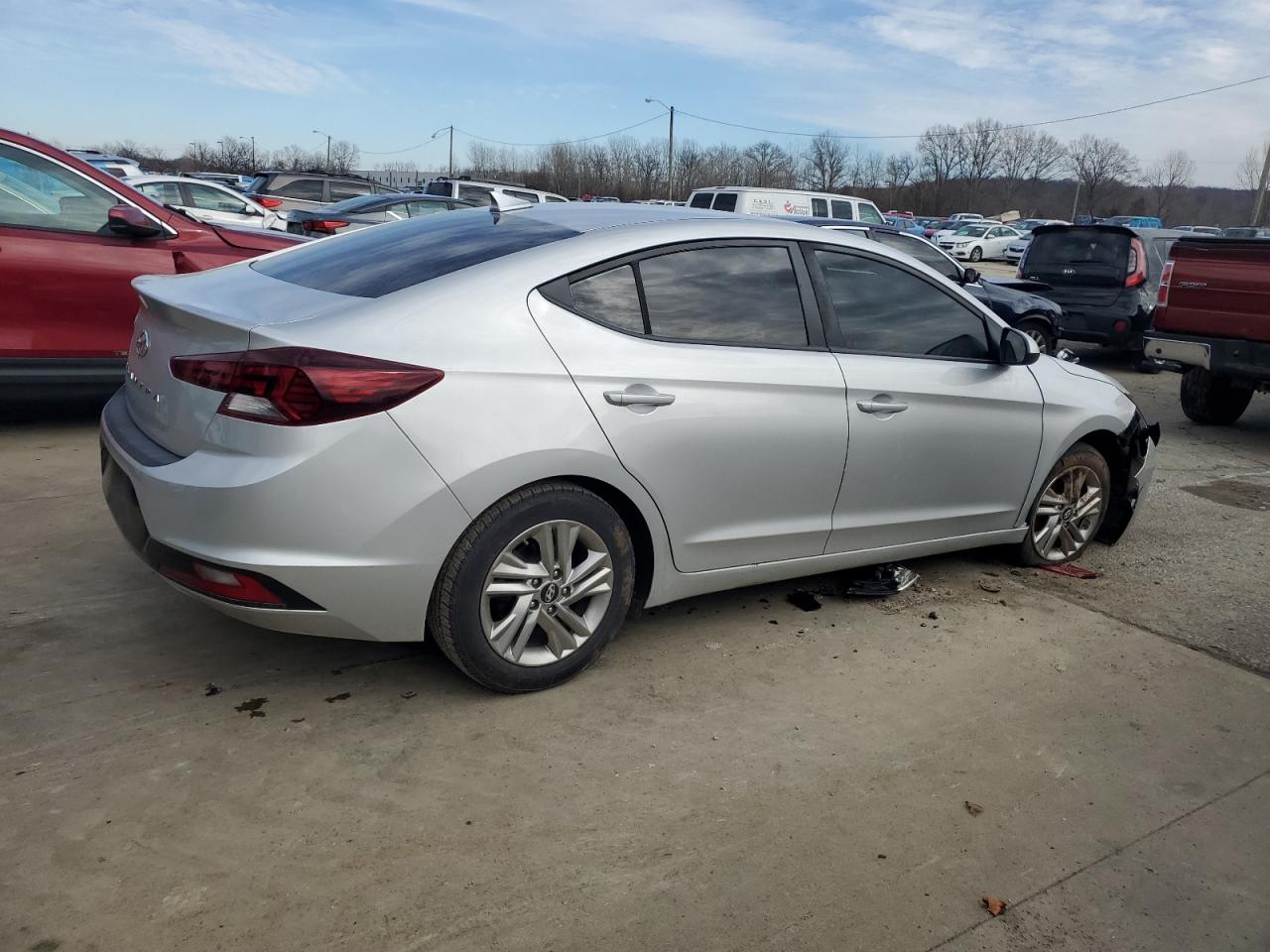 2019 Hyundai Elantra - Image 3