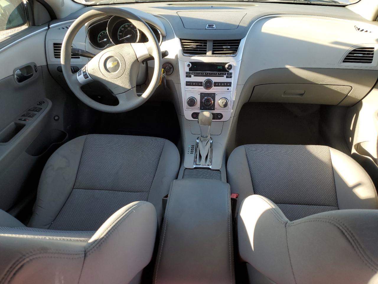 2011 Chevrolet Malibu - Image 8