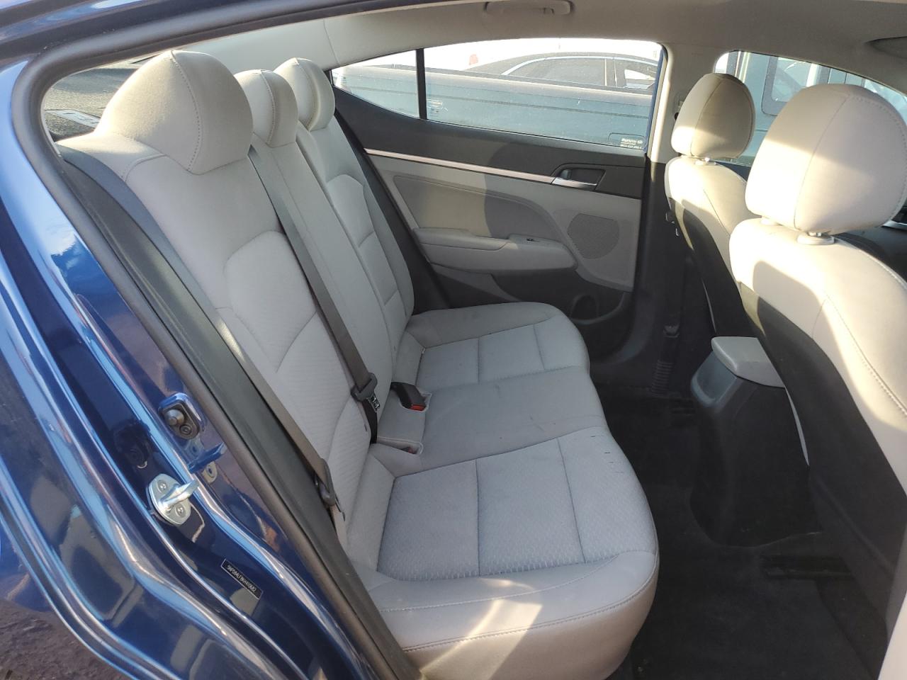 2019 Hyundai Elantra - Image 10