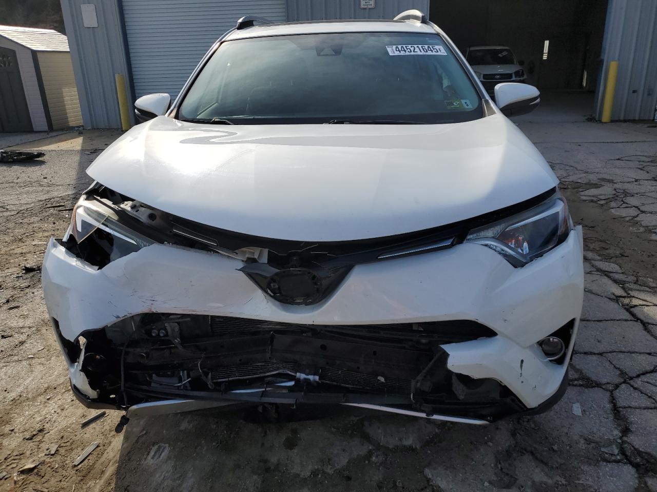 2016 Toyota RAV 4 - Image 5
