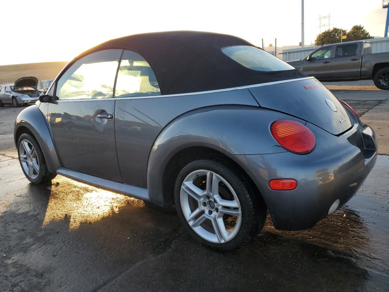 2005 Volkswagen Beetle - Image 2