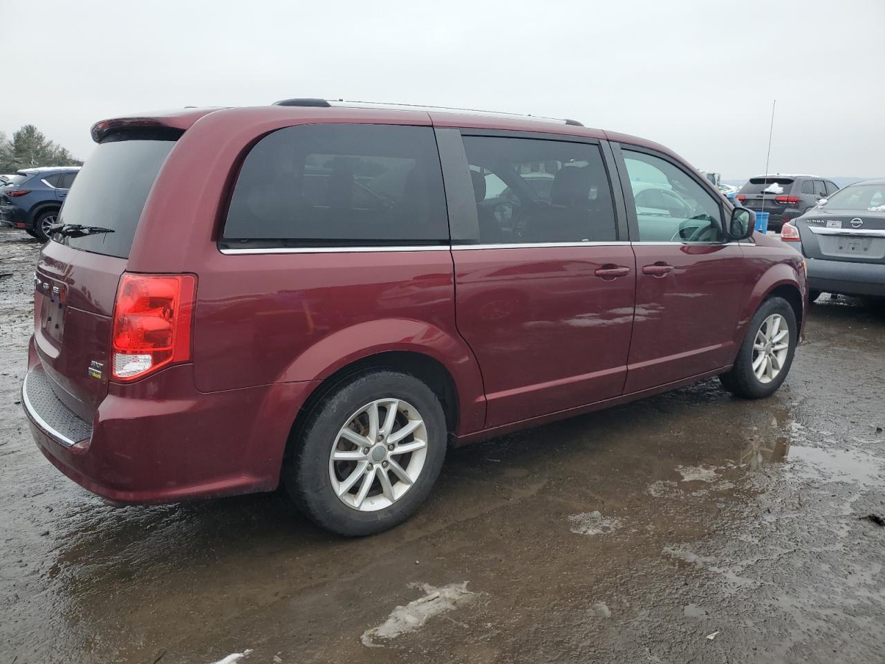 2019 Dodge Caravan - Image 3
