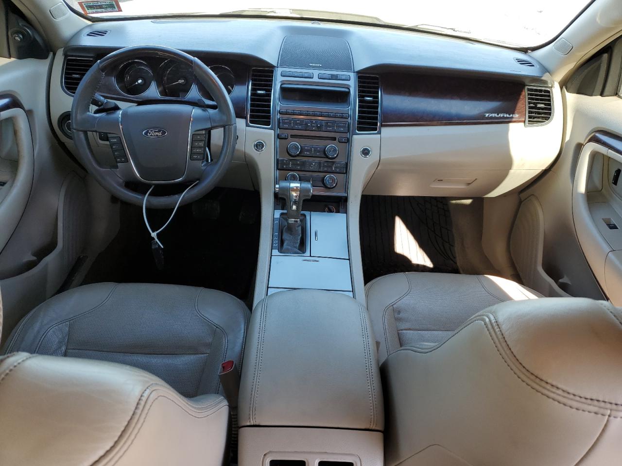 2011 Ford Taurus - Image 8