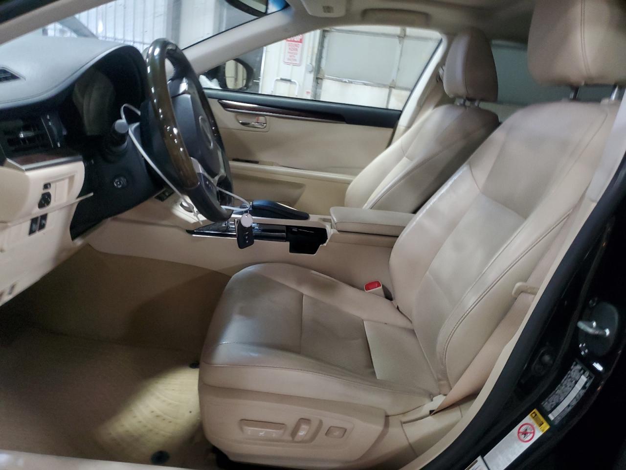 2013 Lexus ES - Image 7