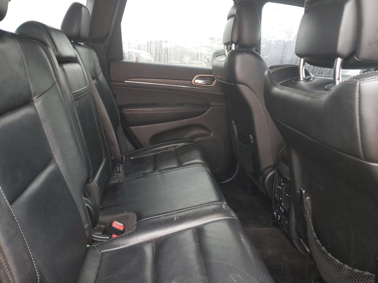 2017 Jeep Grand Cherokee - Image 11