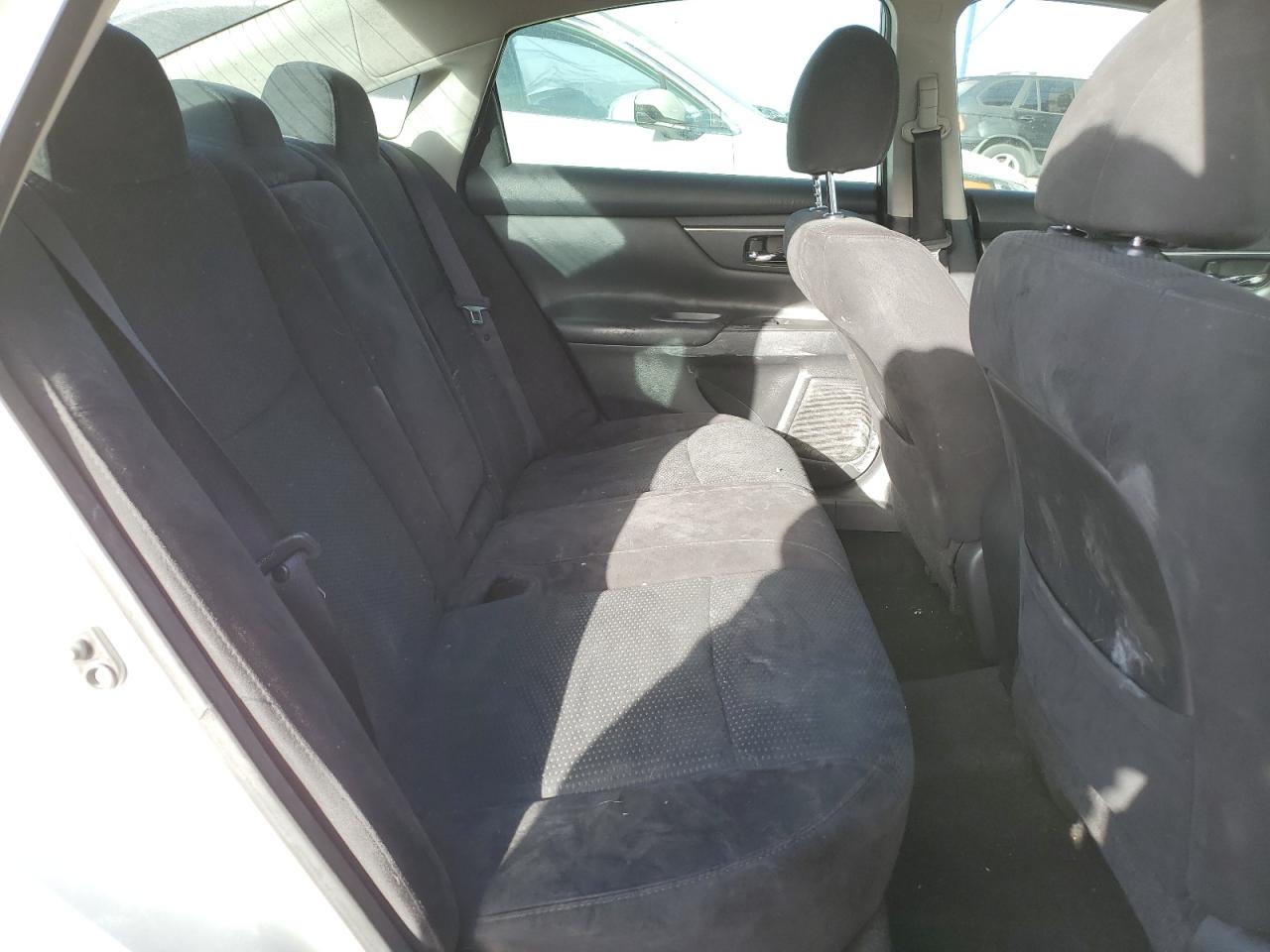 2015 Nissan Altima - Image 10