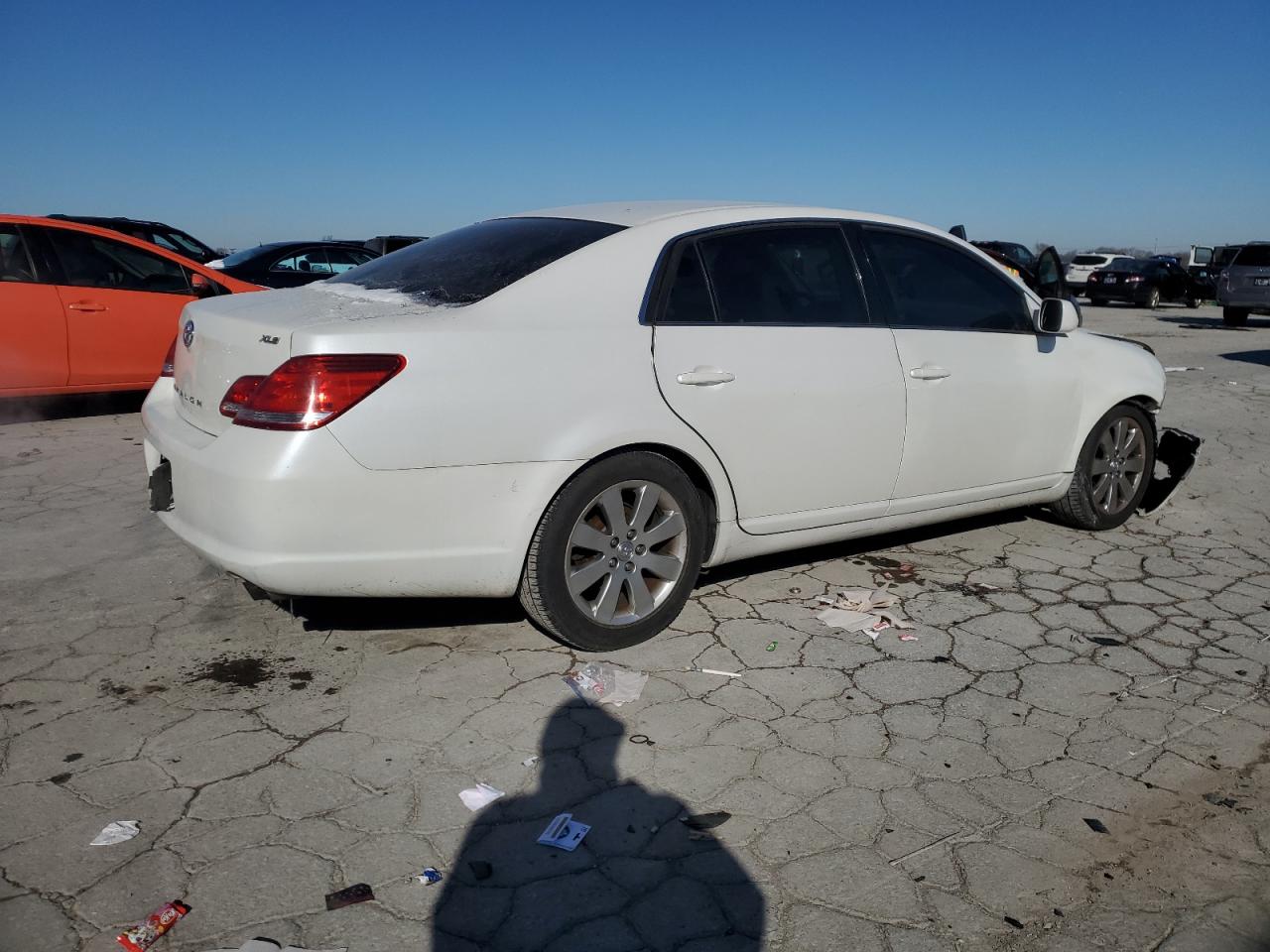 2006 Toyota Avalon - Image 3