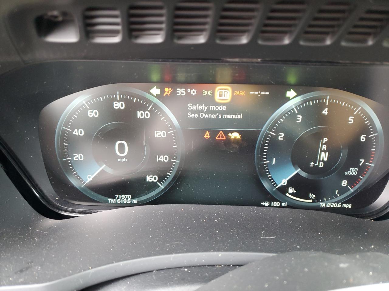 2018 Volvo XC90 - Image 9