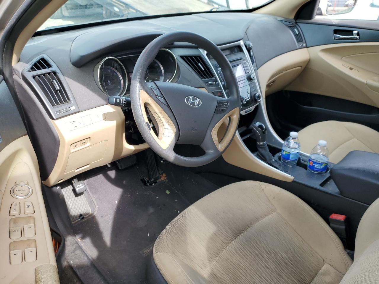 2011 Hyundai Sonata - Image 8