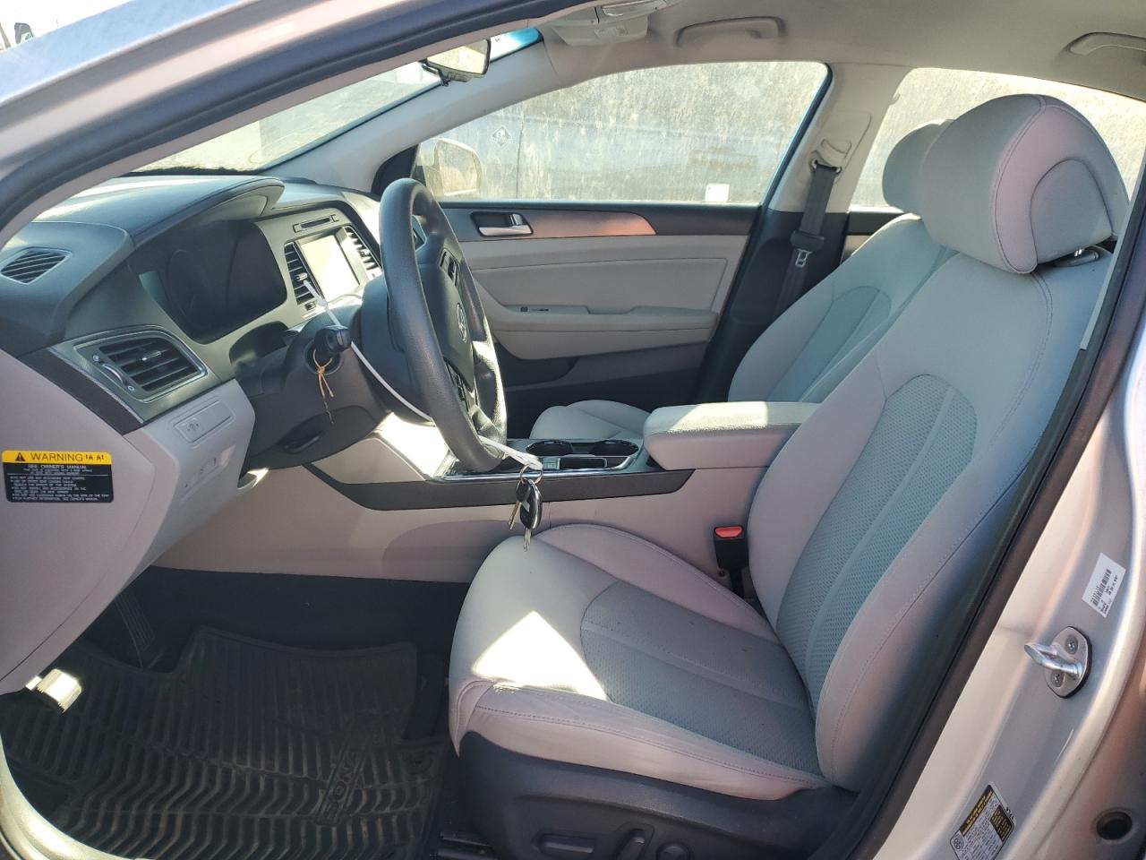 2016 Hyundai Sonata - Image 7