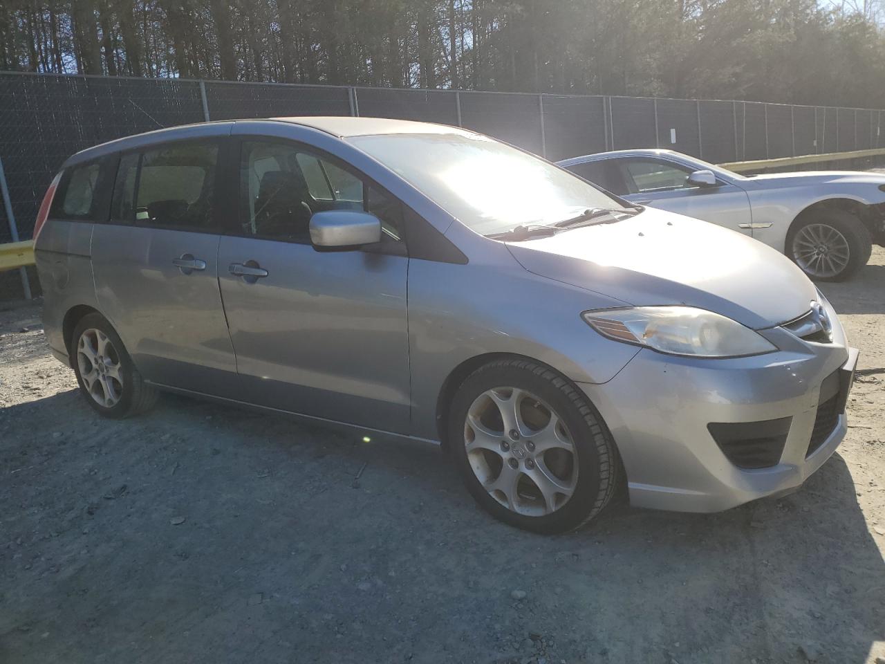 2010 Mazda 5 - Image 4