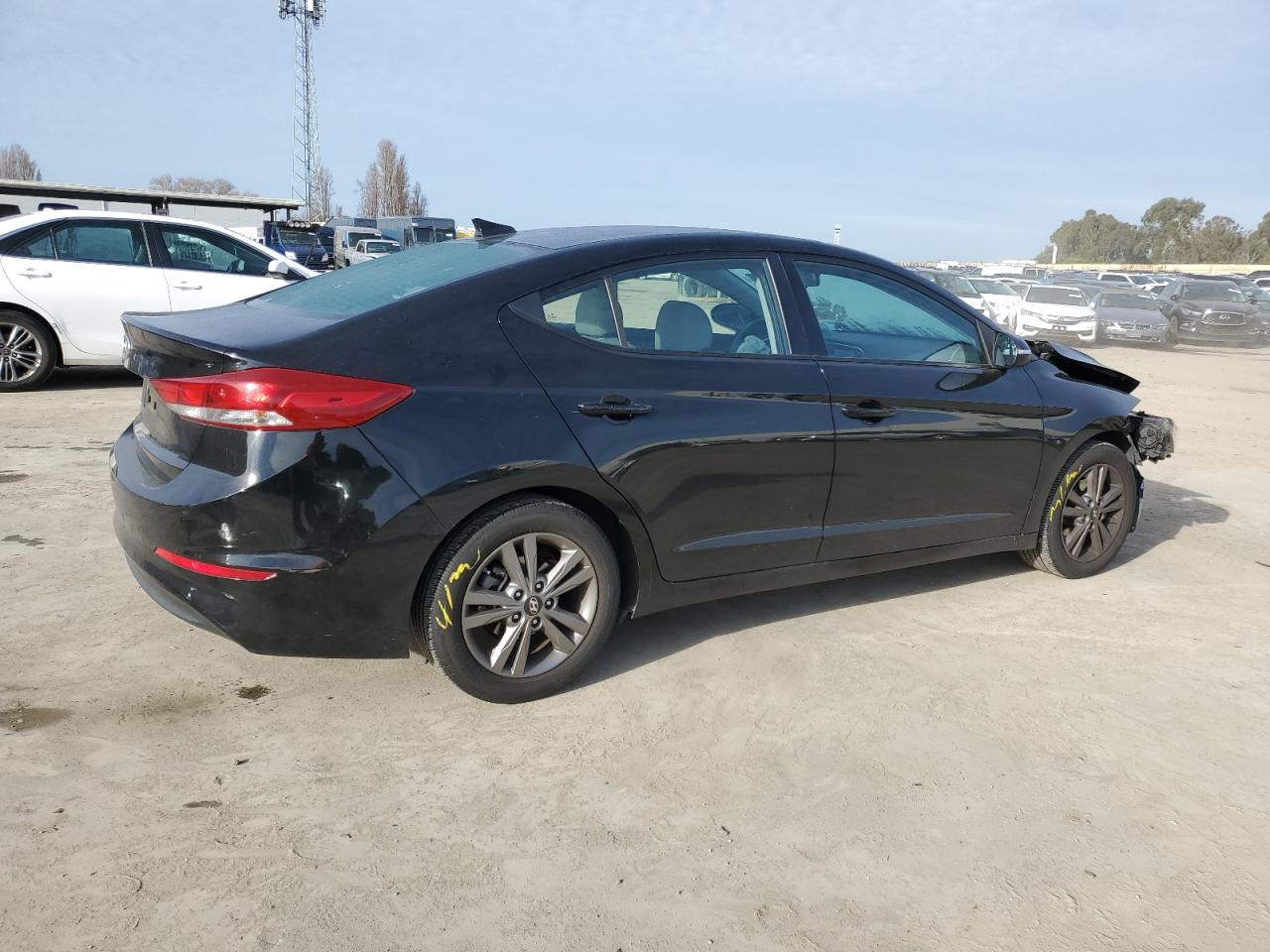 2018 Hyundai Elantra - Image 3
