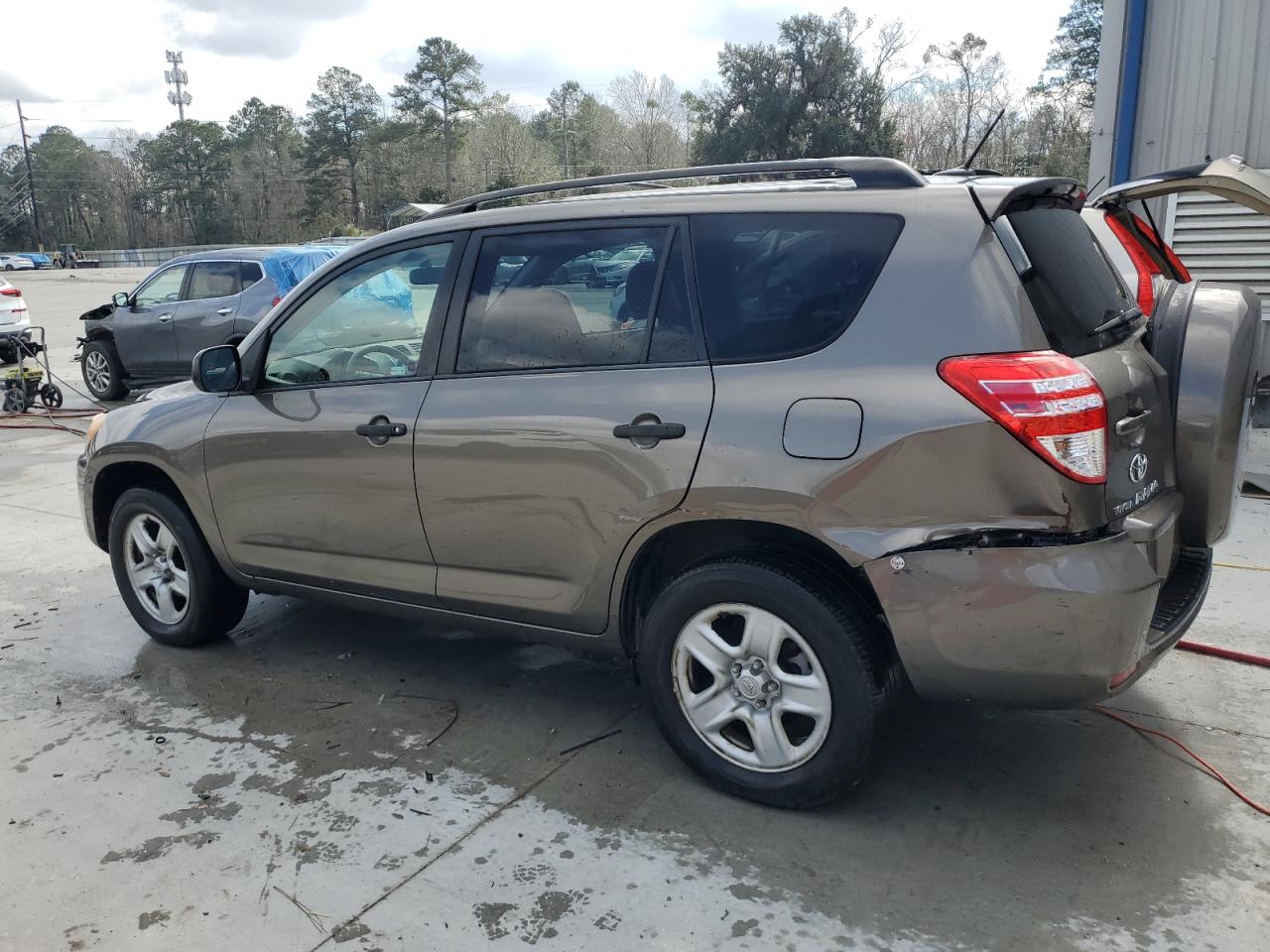2010 Toyota RAV 4 - Image 2