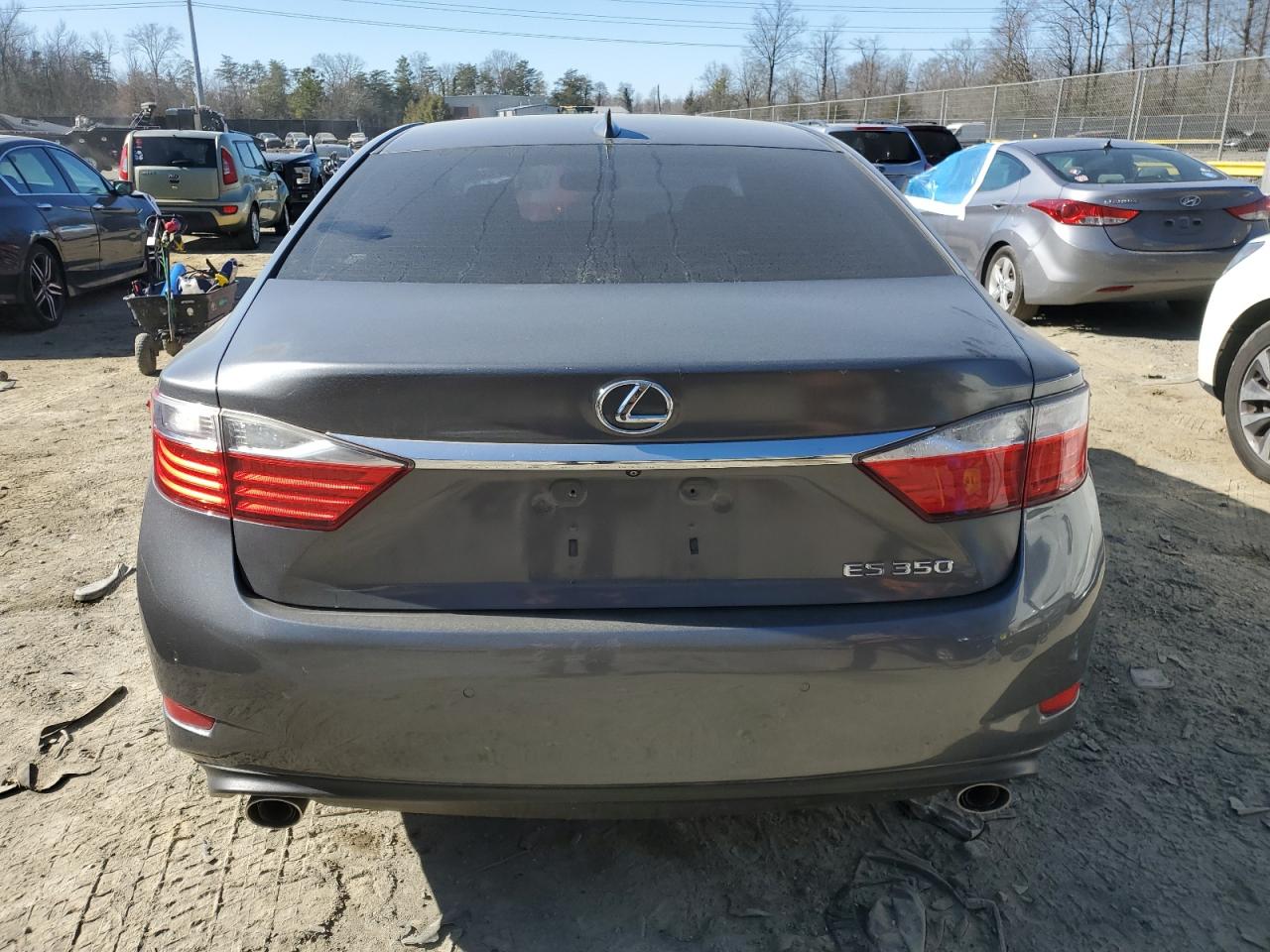 2015 Lexus ES - Image 6