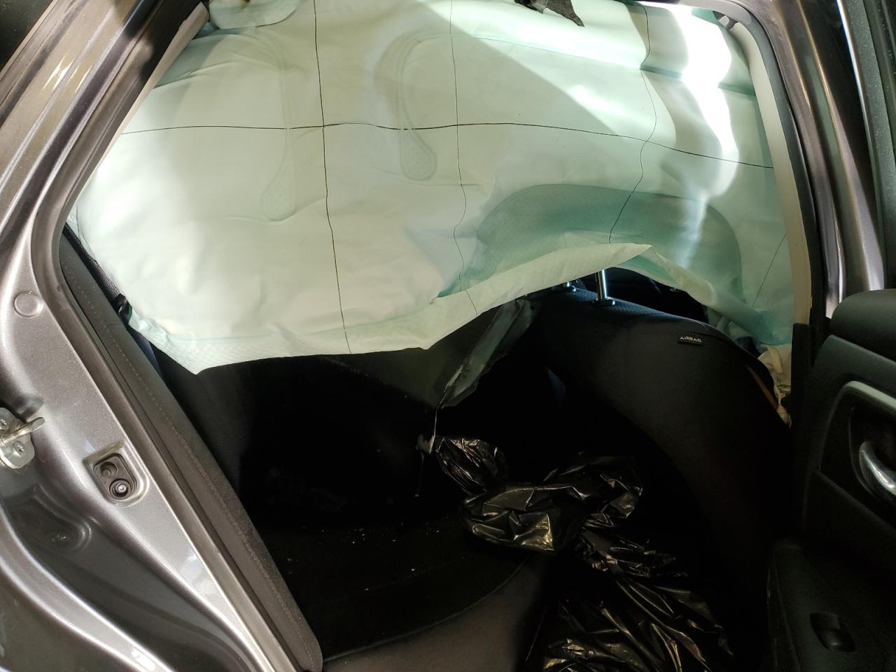 2015 Nissan Altima - Image 10