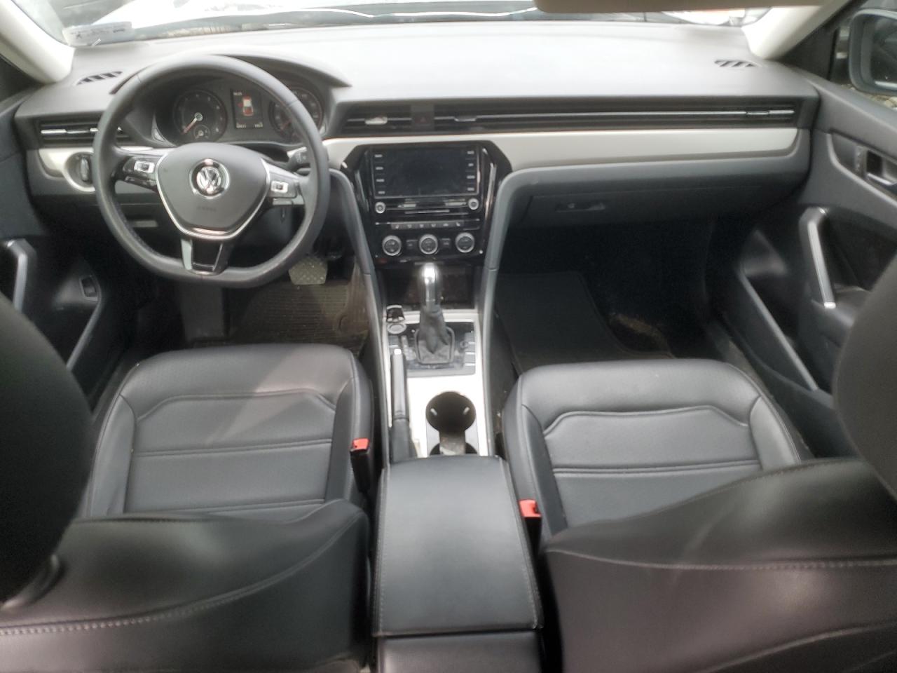 2020 Volkswagen Passat - Image 8