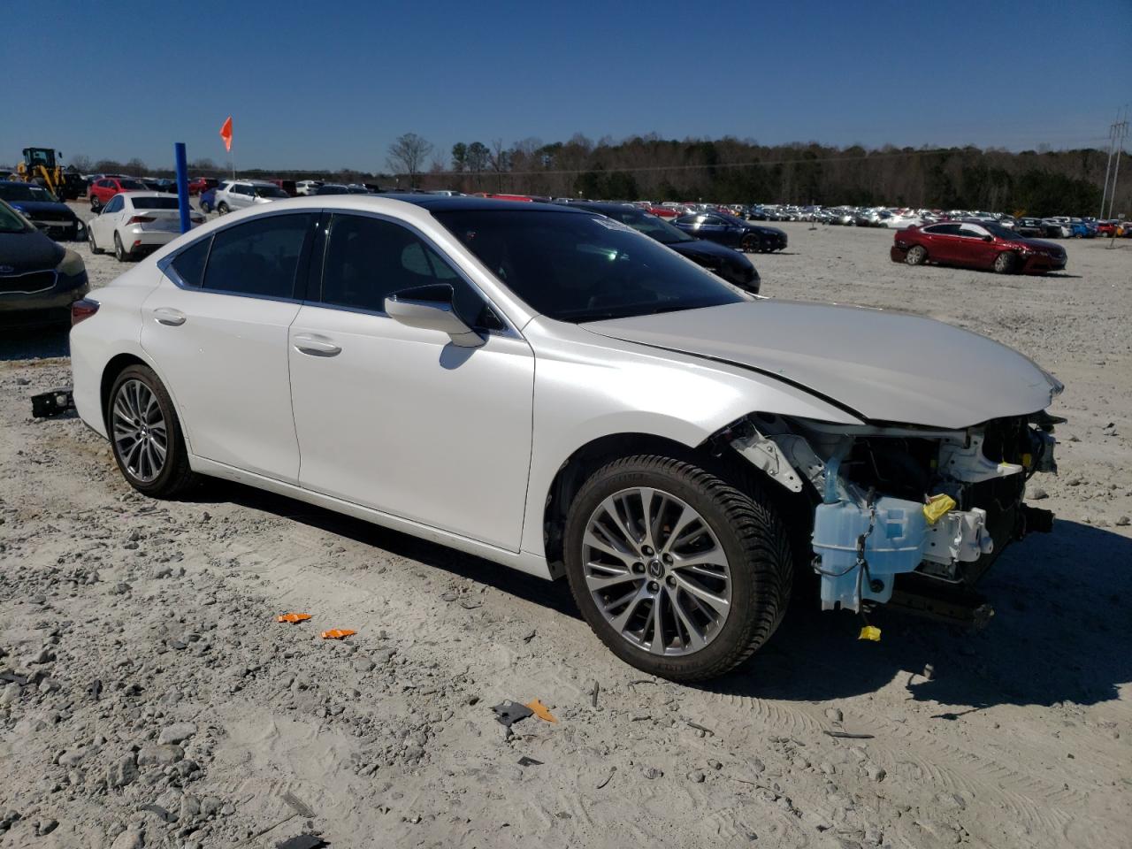 2020 Lexus ES - Image 4