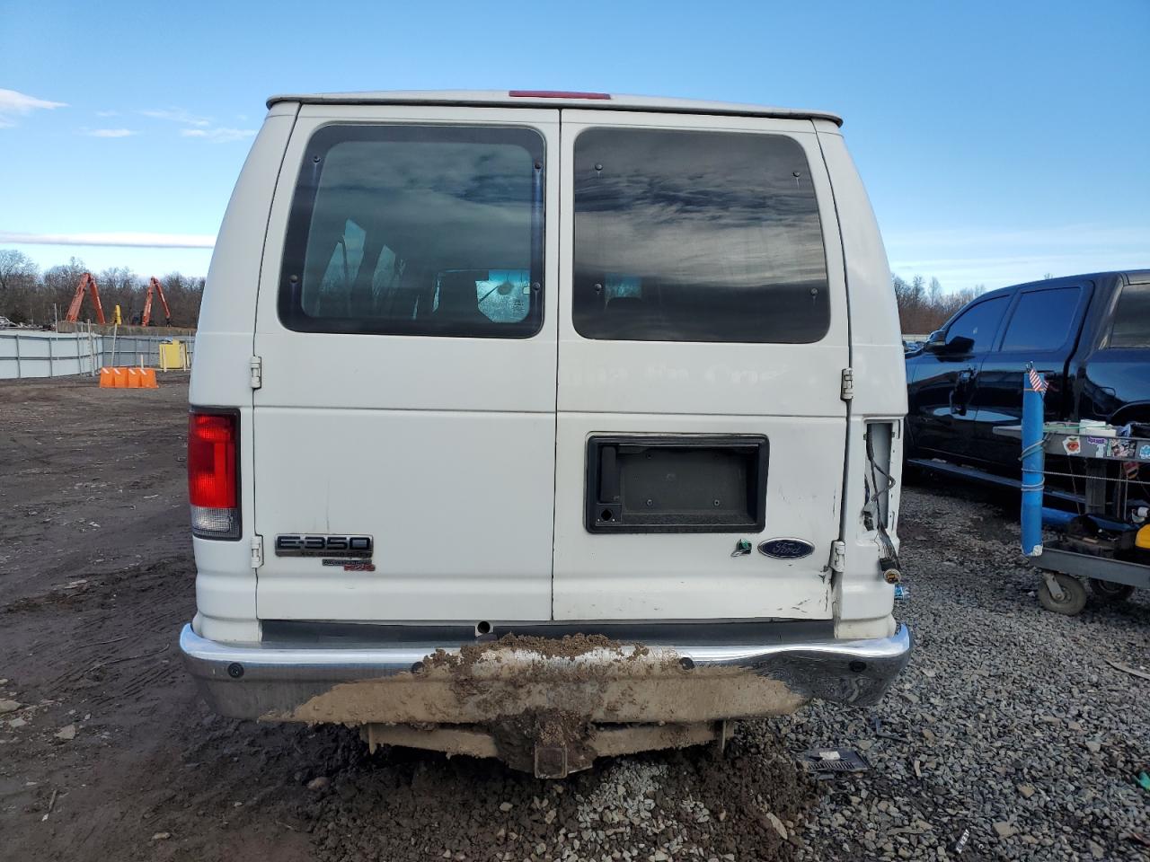2011 Ford Econoline E350 Super Duty Wagon VIN: 1FBSS3BL6BDA90217 Lot: 43272975