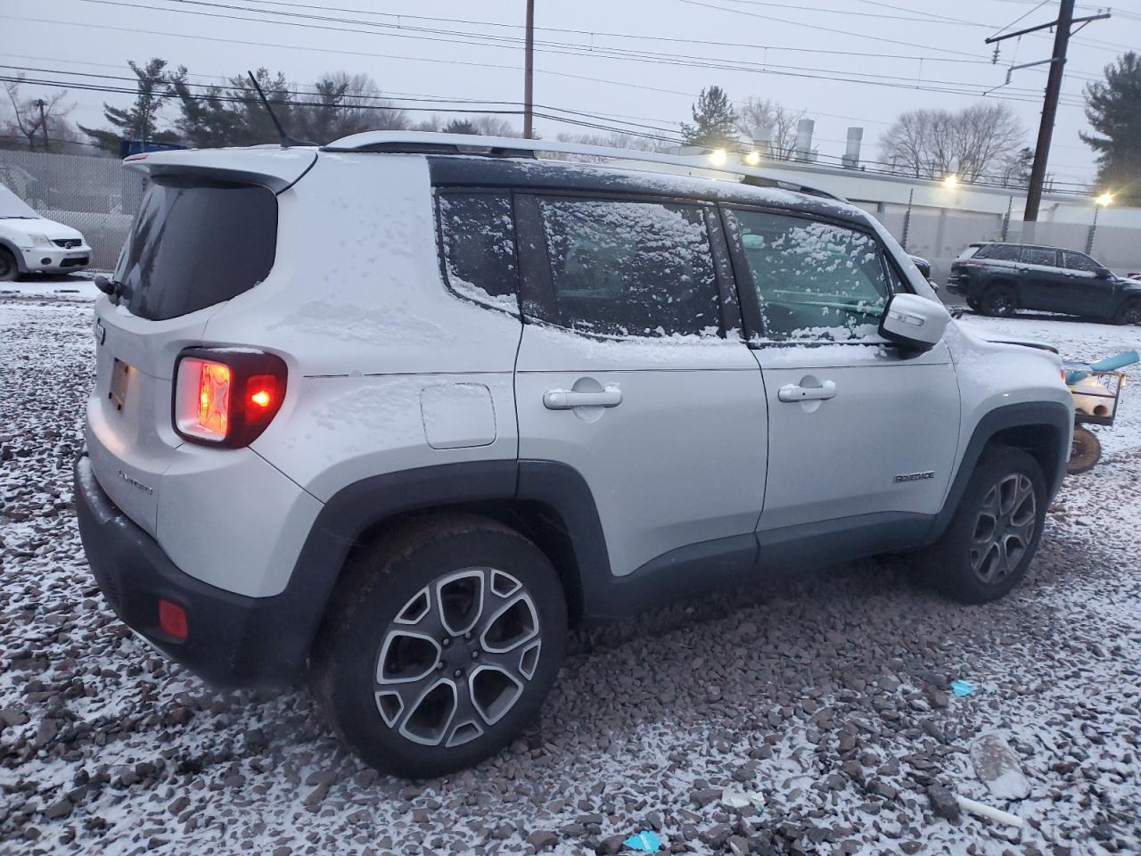 2016 Jeep Renegade - Image 3