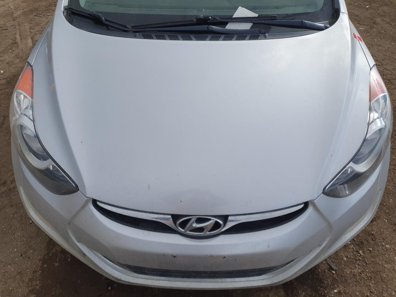 2013 Hyundai Elantra - Image 12