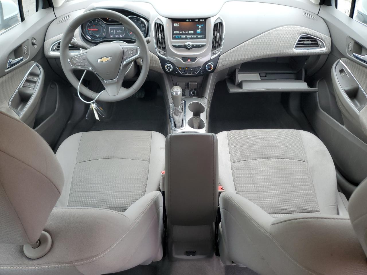 2018 Chevrolet Cruze - Image 8