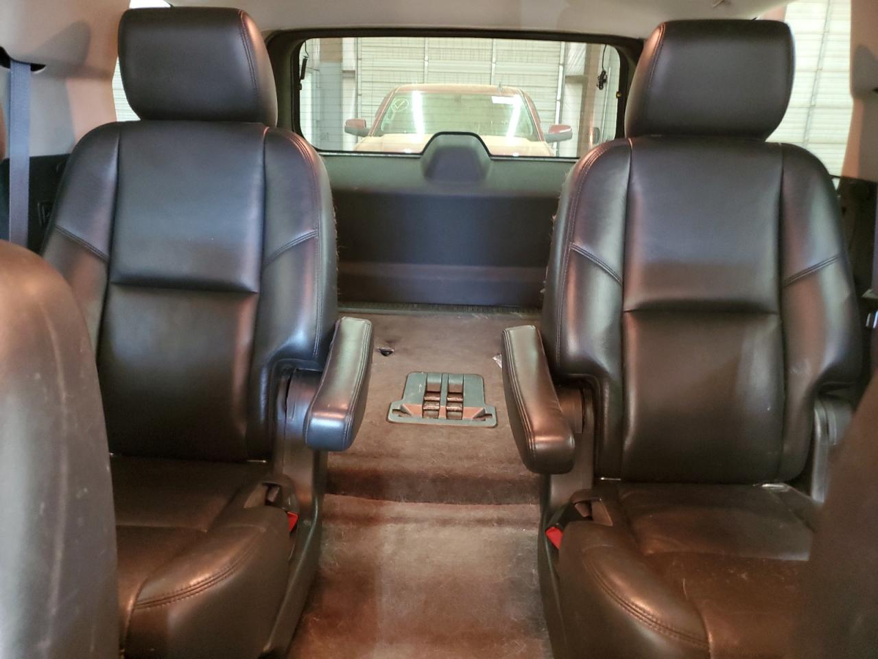 2011 Chevrolet Tahoe - Image 10
