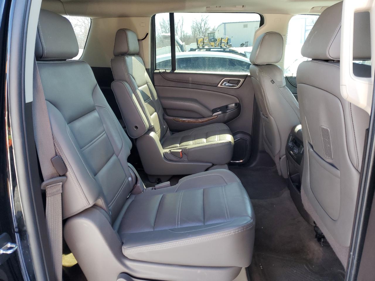2015 GMC Yukon - Image 12