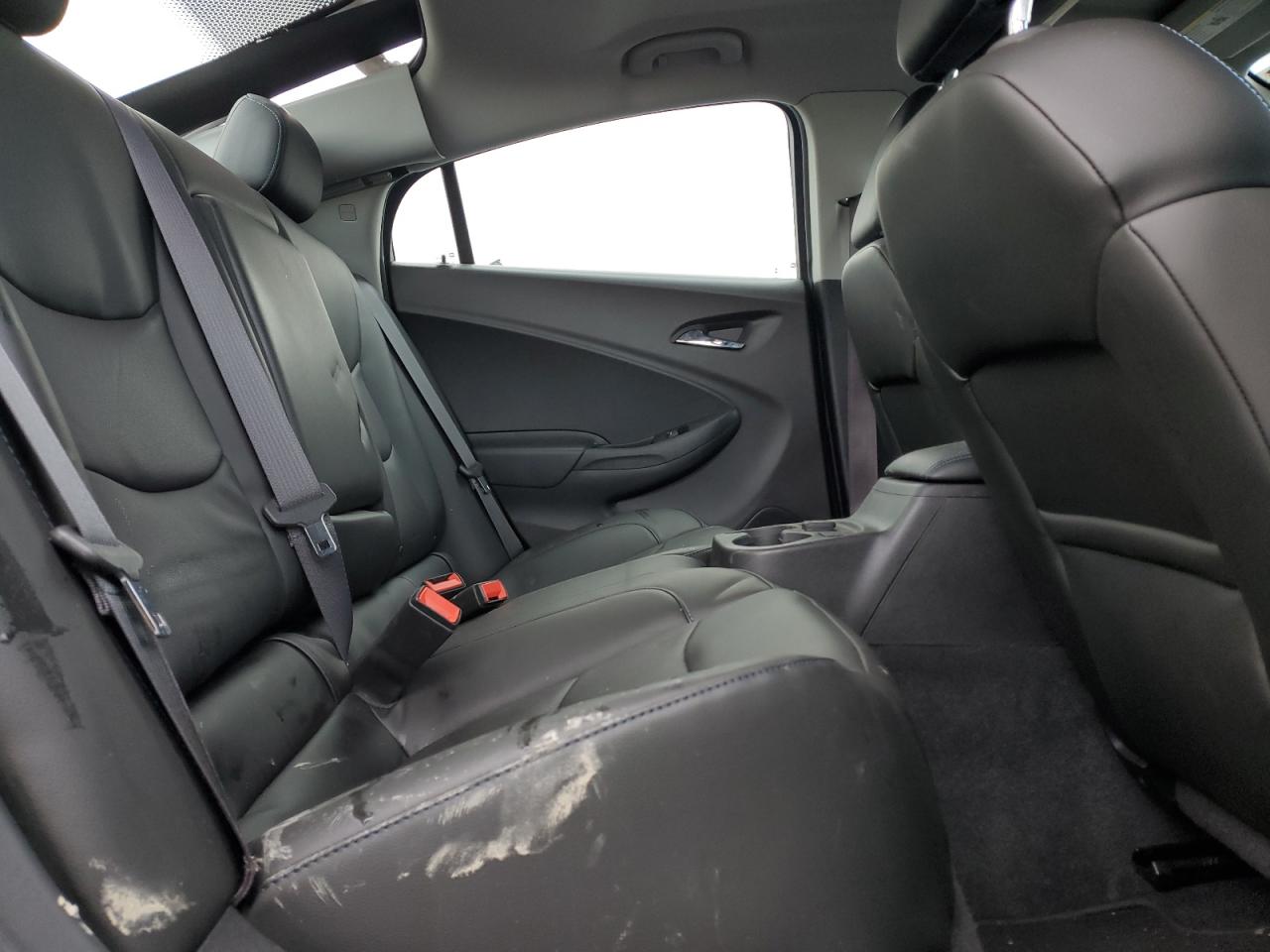 2017 Chevrolet Volt - Image 11