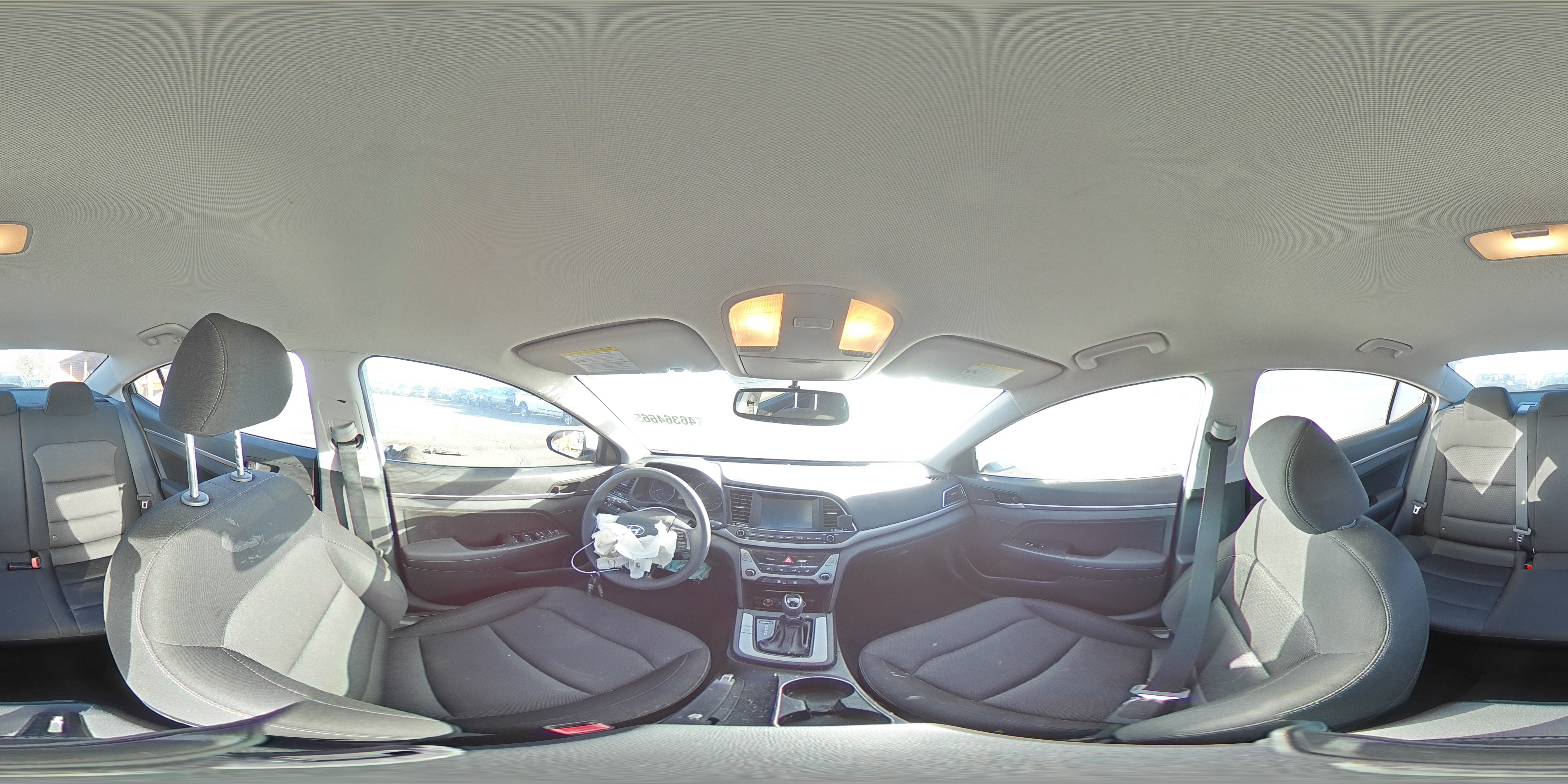 2018 Hyundai Elantra - Image 12