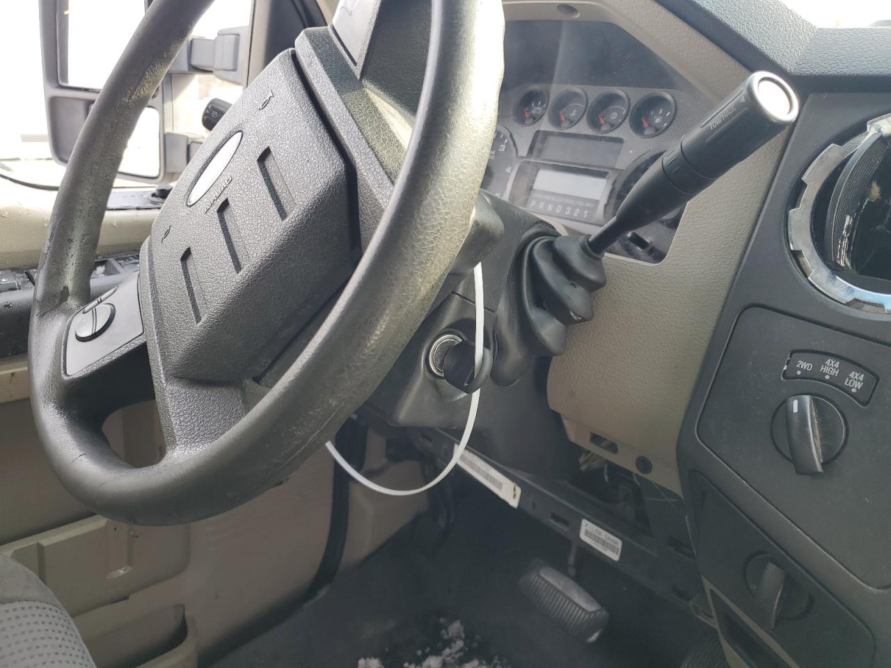 2009 Ford F350 - Image 12