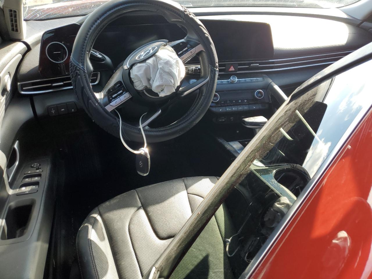 2021 Hyundai Elantra - Image 8