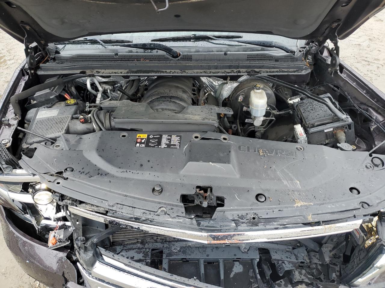 2015 Chevrolet Suburban - Image 13