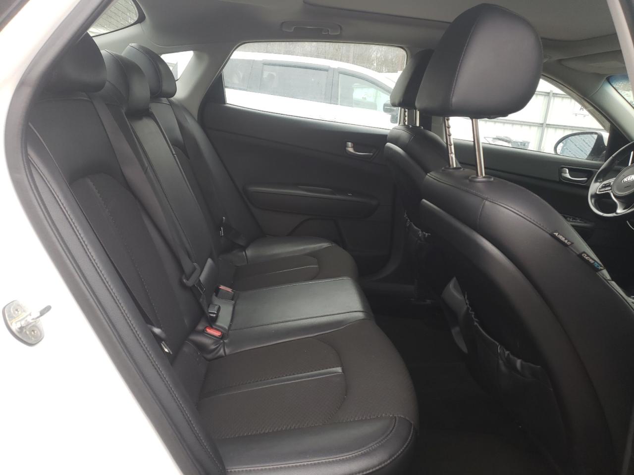 2018 Kia Optima - Image 10