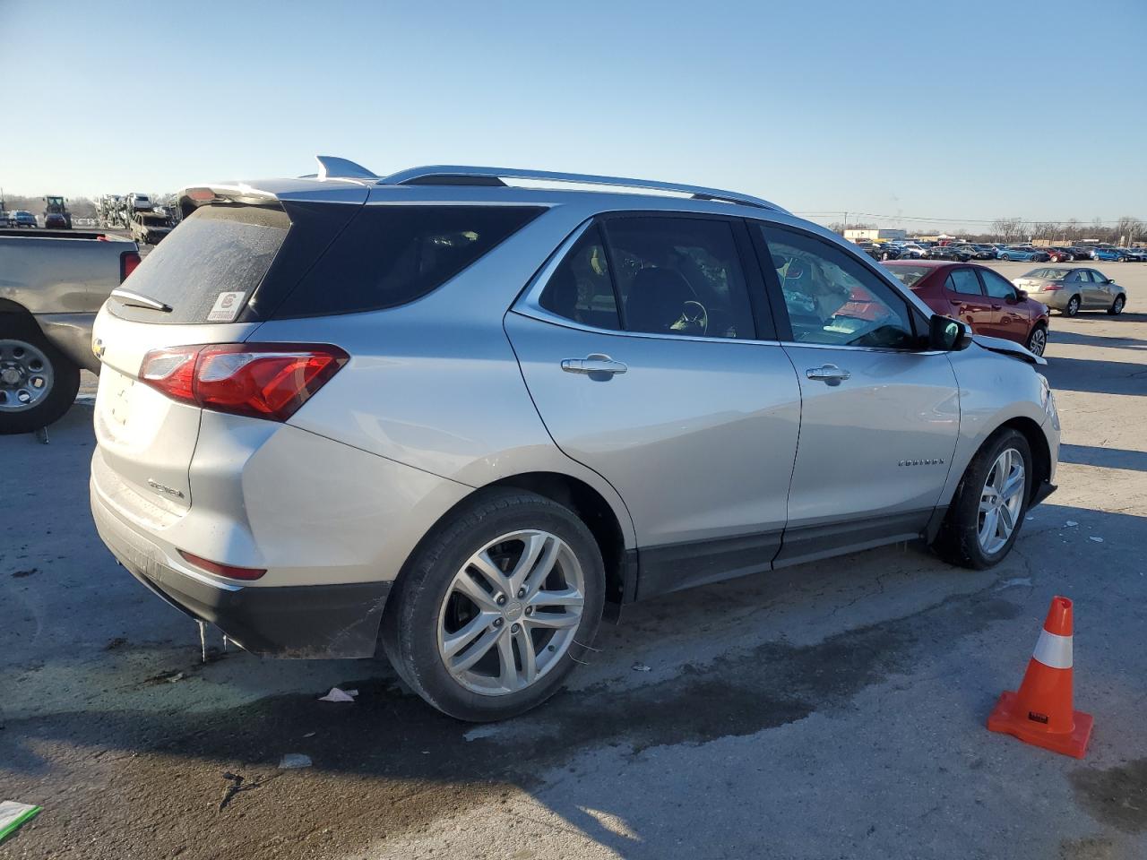 2020 Chevrolet Equinox - Image 3