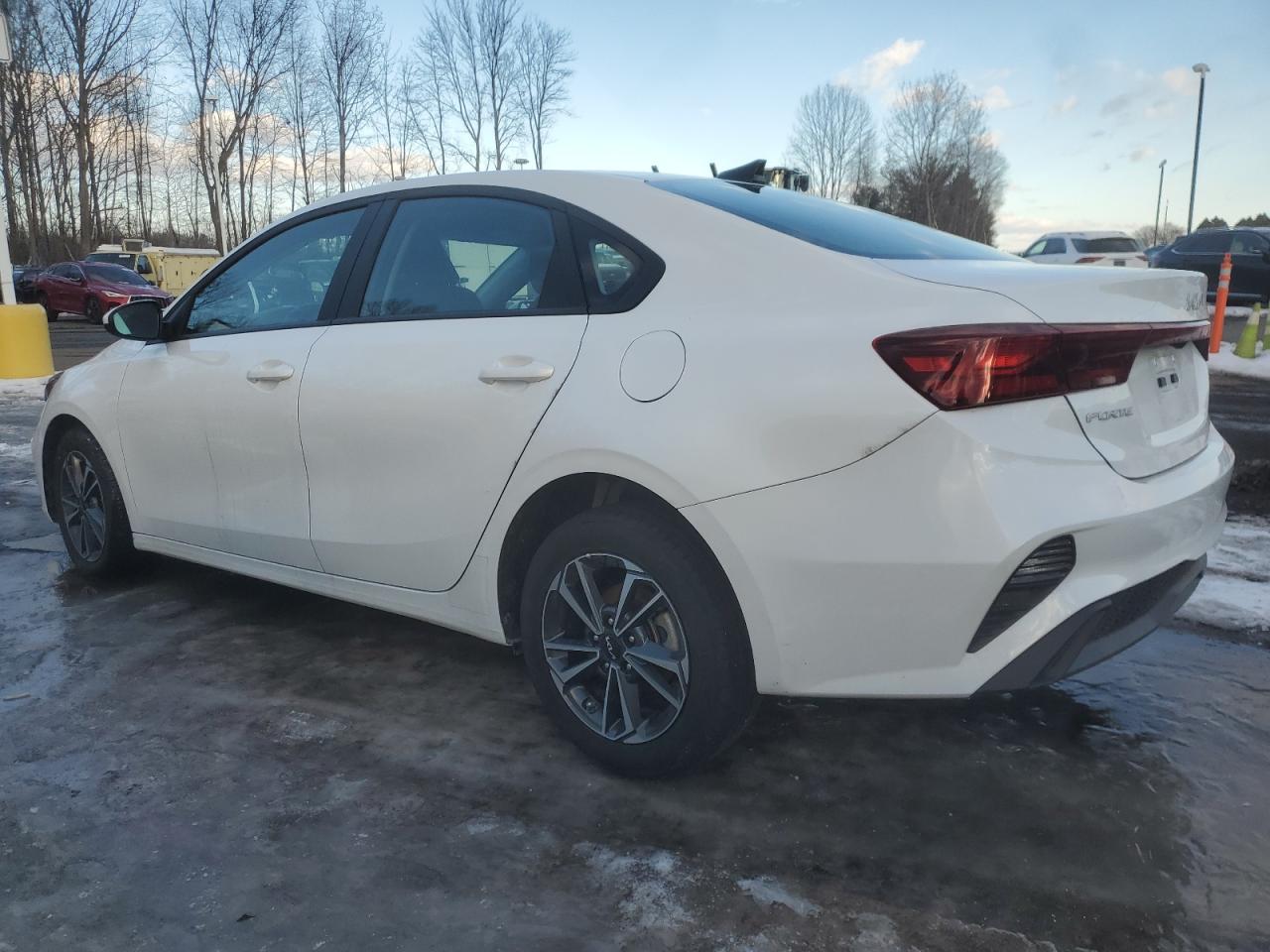 2024 Kia Forte - Image 2