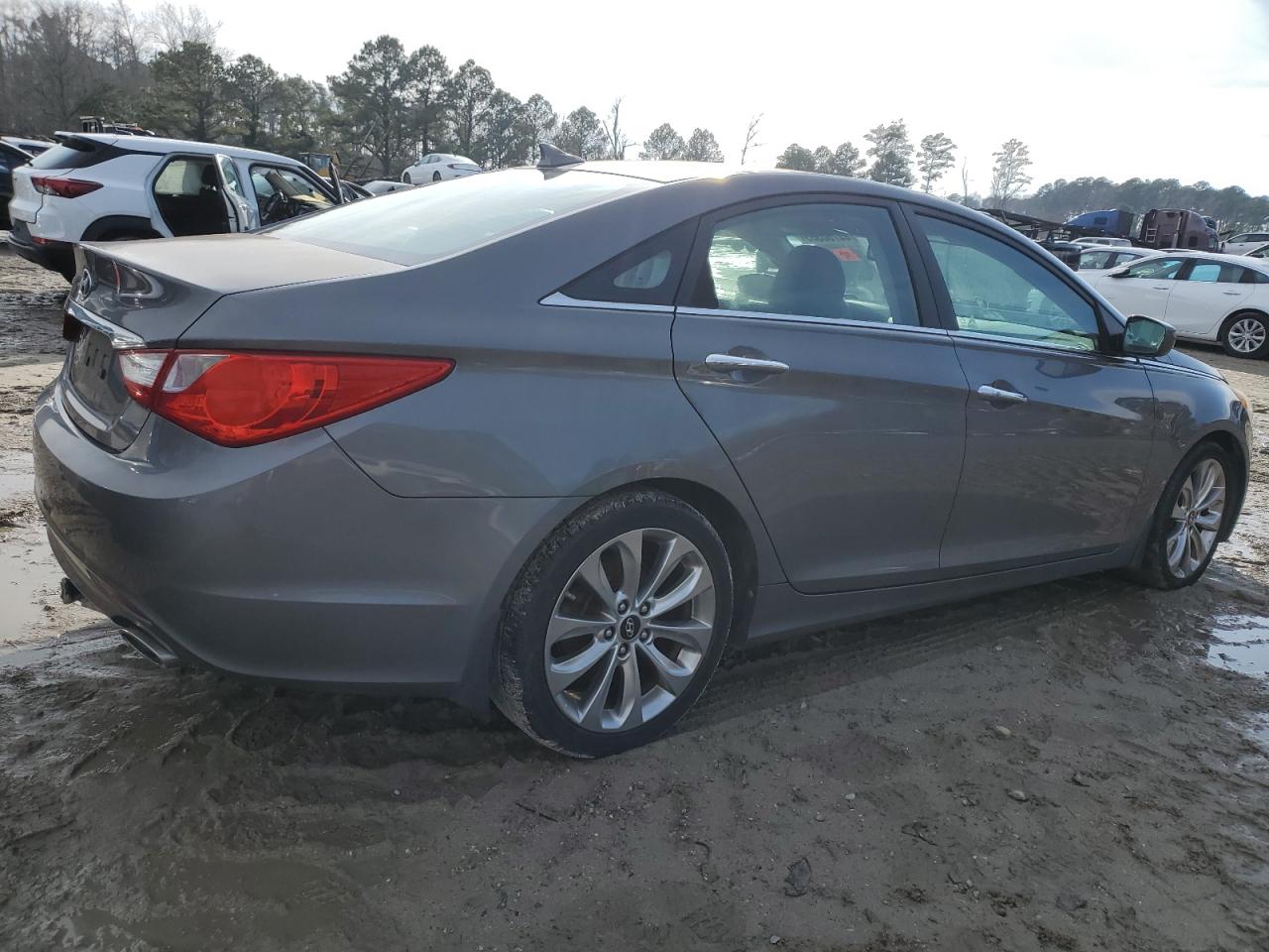 2013 Hyundai Sonata - Image 3