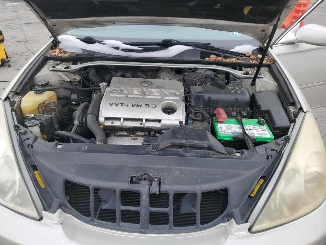 2005 Lexus ES - Image 11