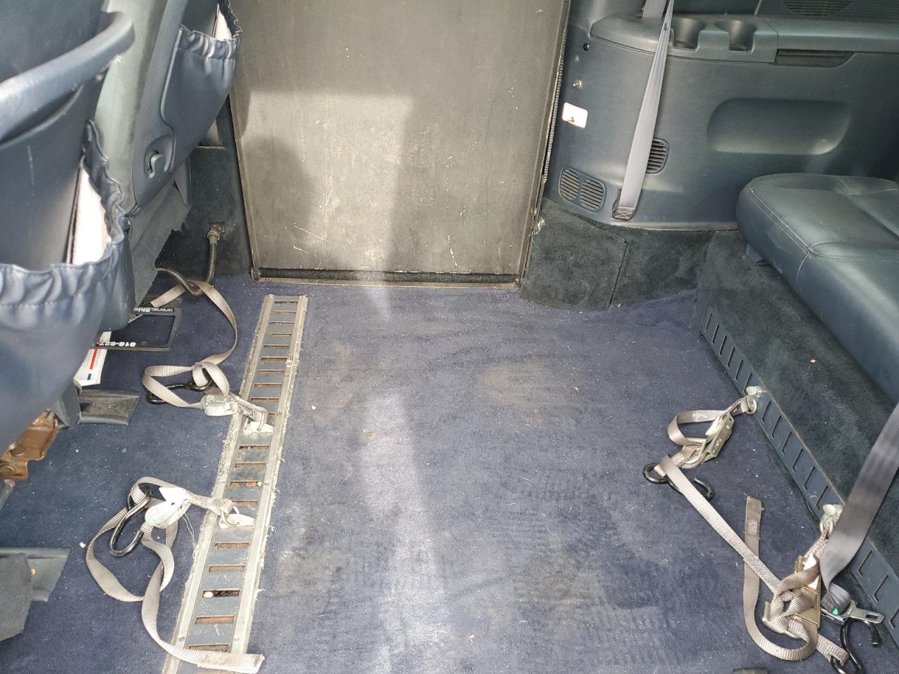 2002 Chrysler Town & Country - Image 11