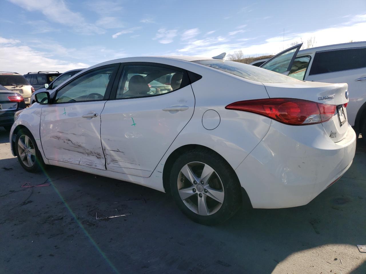 2013 Hyundai Elantra - Image 2