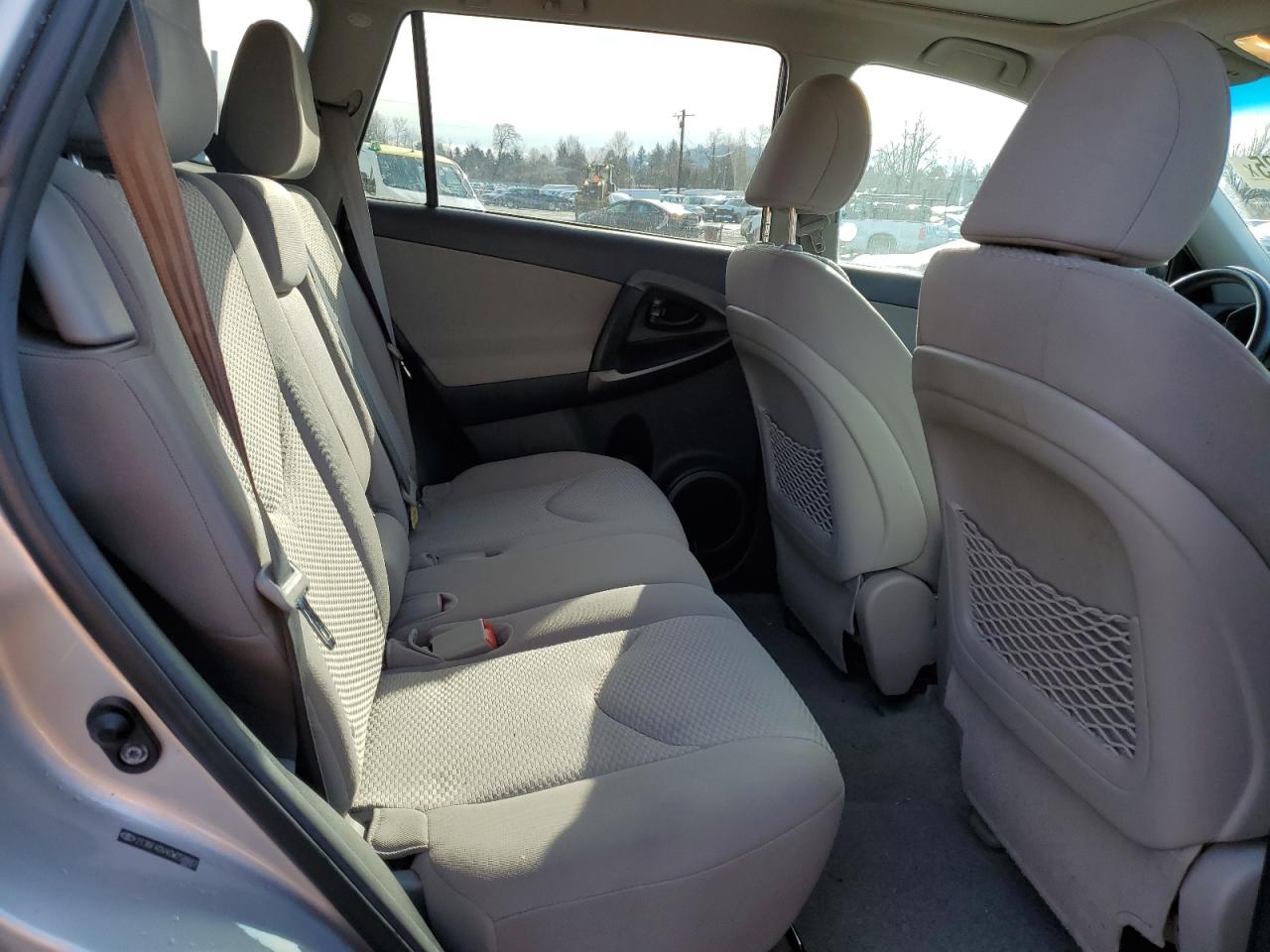 2012 Toyota RAV 4 - Image 10