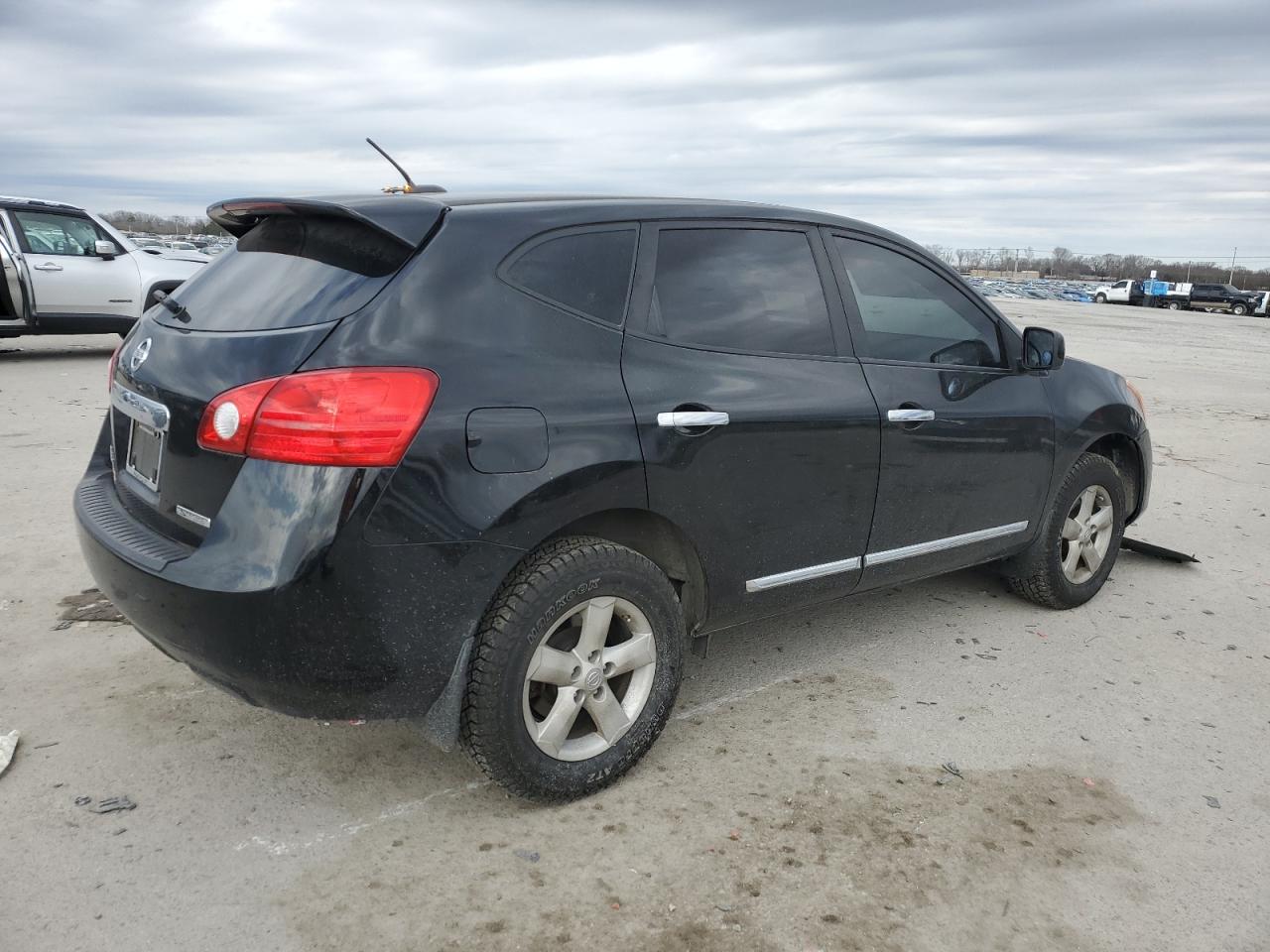 2013 Nissan Rogue - Image 3