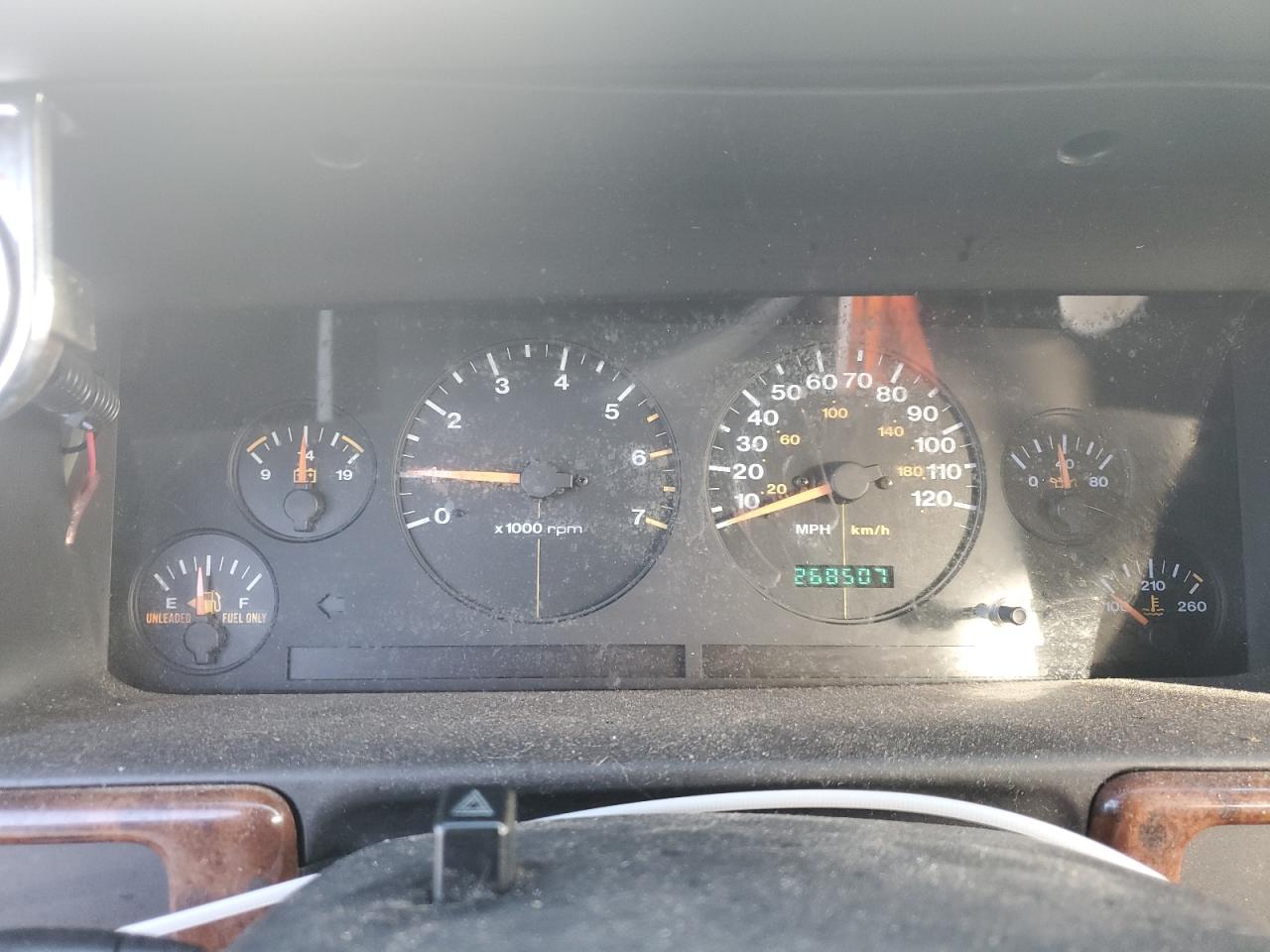 1996 Jeep Grand Cherokee - Image 9