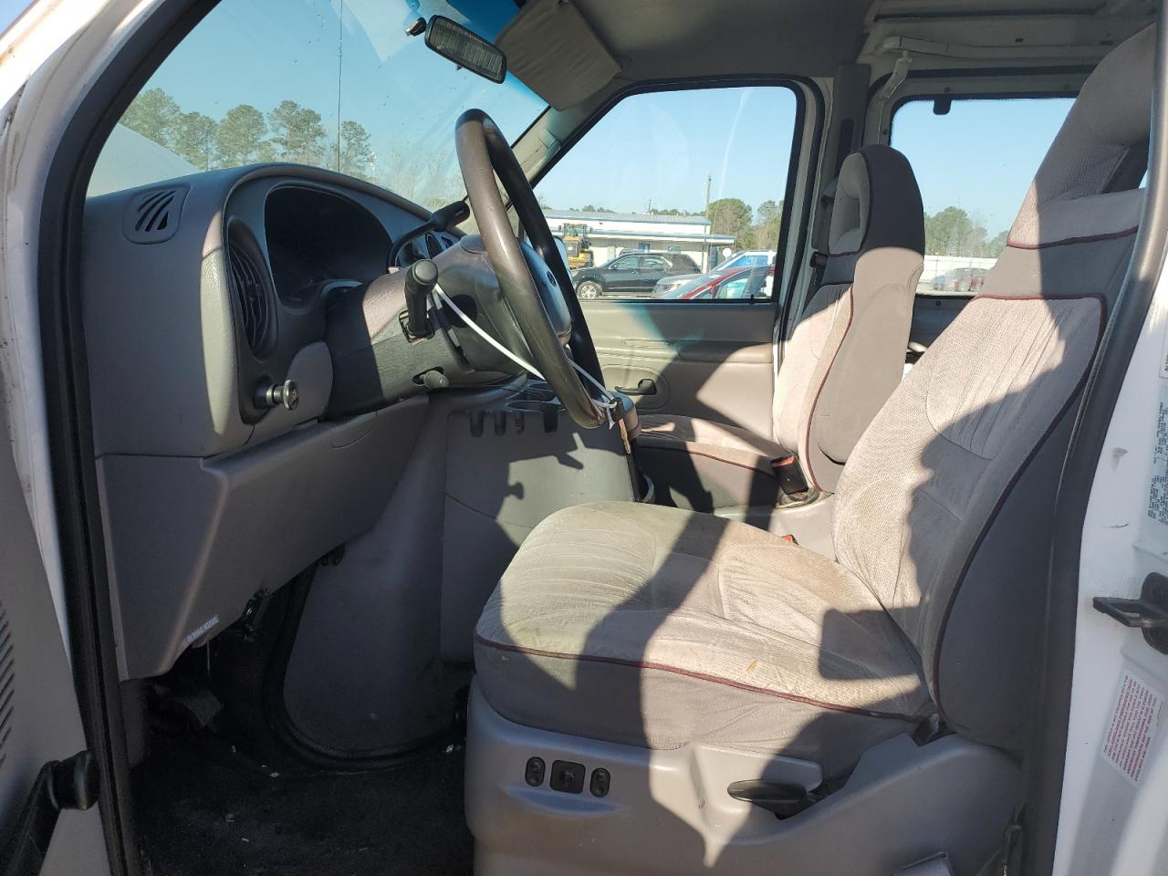 2002 Ford Econoline - Image 7
