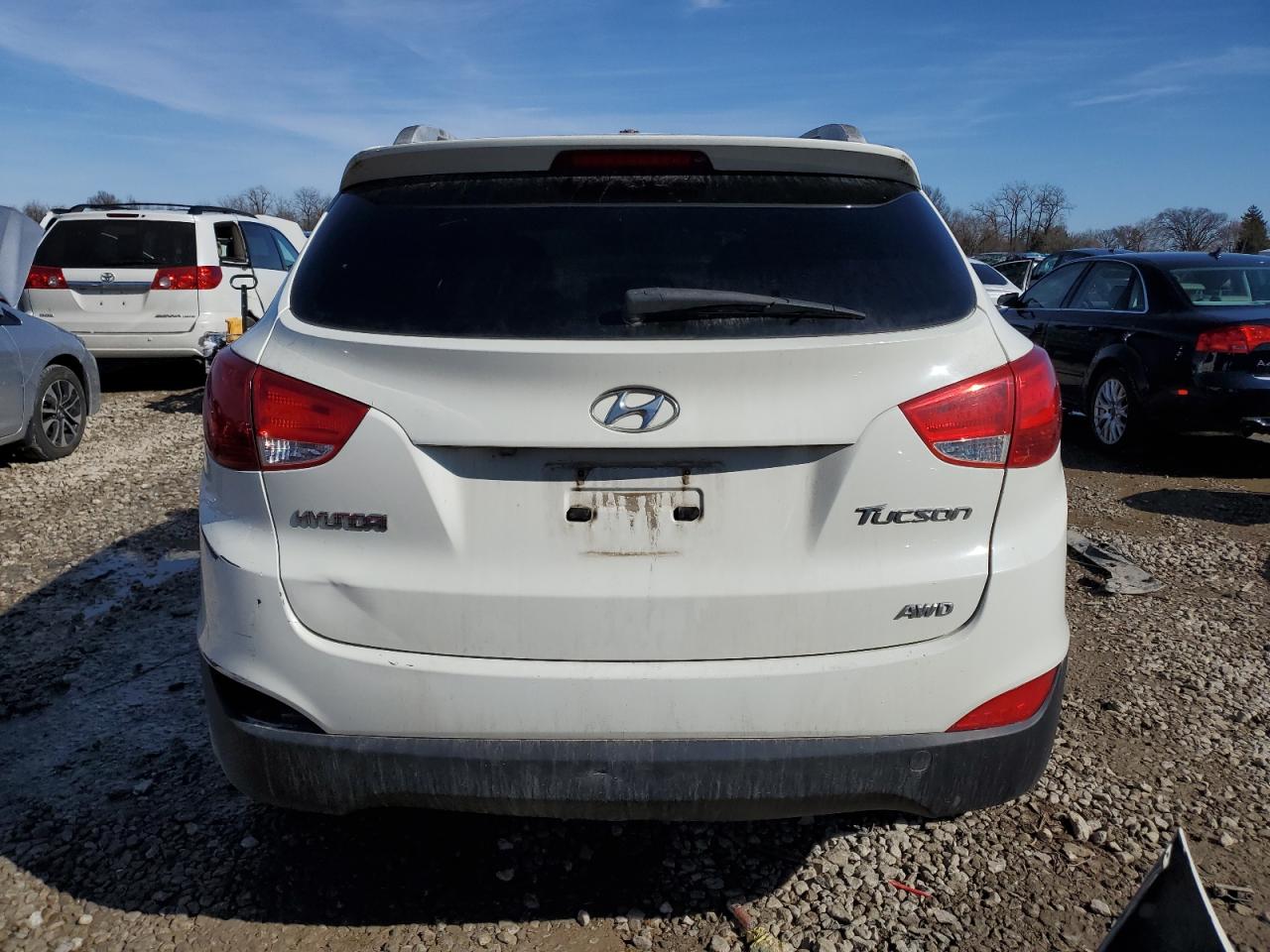 2010 Hyundai Tucson - Image 6