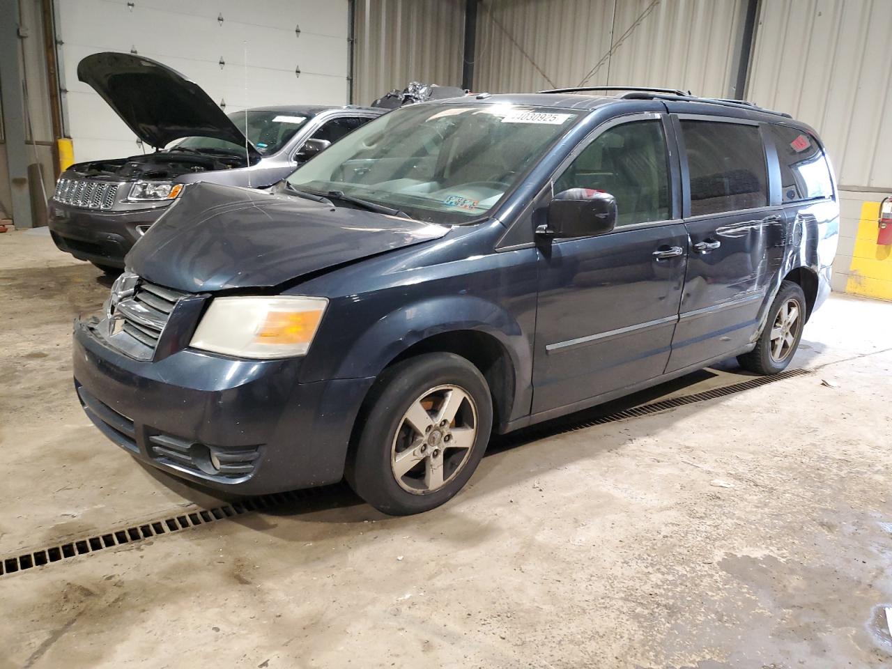 2008 Dodge Caravan - Image 1
