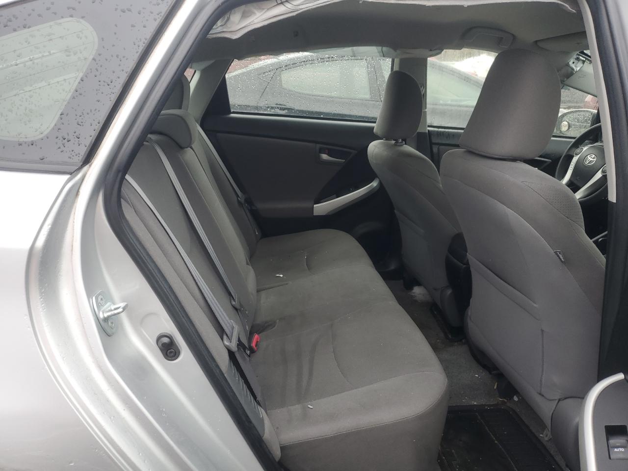 2013 Toyota Prius - Image 10