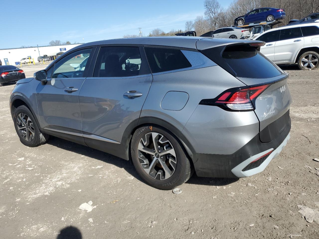 2024 Kia Sportage - Image 2